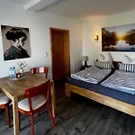 Haus Am Mit Badestelle Holiday home Schwielowsee
